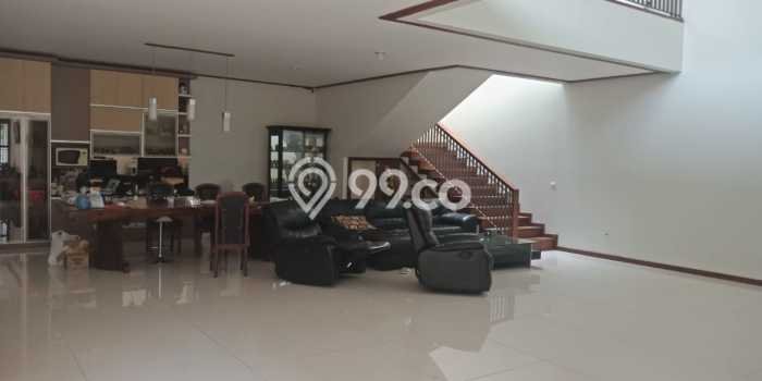 Ready to Use! Luxury House LT 320m2 Desain Modern di Setra Duta Ready to Use! Luxury House LT 320m2 Desain Modern di Setra Duta