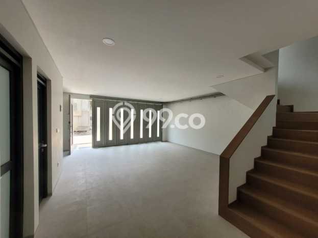 For Sale! Luxury House LT 80m2 Desain Elegan di Setra Duta For Sale! Luxury House LT 80m2 Desain Elegan di Setra Duta