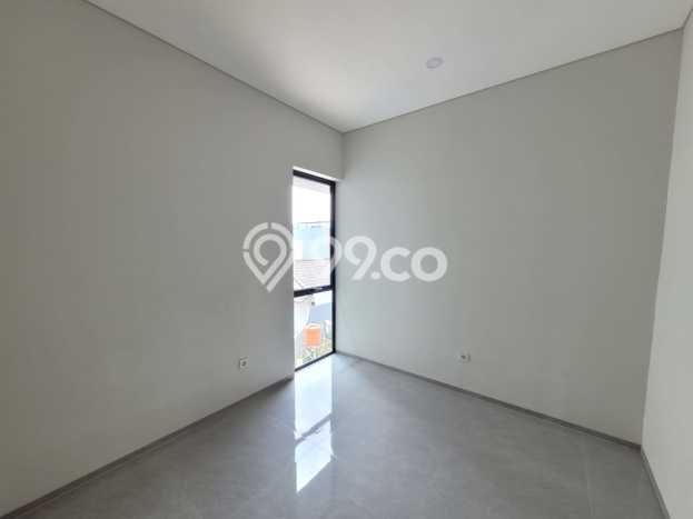 For Sale! Luxury House LT 80m2 Desain Elegan di Setra Duta For Sale! Luxury House LT 80m2 Desain Elegan di Setra Duta