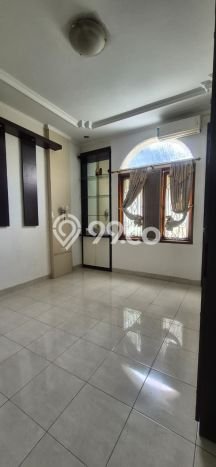 Rumah Elit Modern Tanpa Renovasi di Taman Kopo Indah Bandung Rumah Elit Modern Tanpa Renovasi di Taman Kopo Indah Bandung