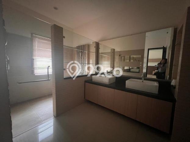 For Sale! Premium House LT 300m2 Desain Elegan di Alam Sutera For Sale! Premium House LT 300m2 Desain Elegan di Alam Sutera