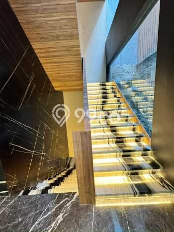 For Sale! Luxury House LT 600m2 Desain Elegan di Pantai Indah Kapuk For Sale! Luxury House LT 600m2 Desain Elegan di Pantai Indah Kapuk