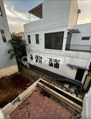 UNIT SPESIAL! Rumah area , 4 KT, Dekat Pusat Kota, Luas 276m2m² LB 690m2m² UNIT SPESIAL! Rumah area , 4 KT, Dekat Pusat Kota, Luas 276m2m² LB 690m2m²