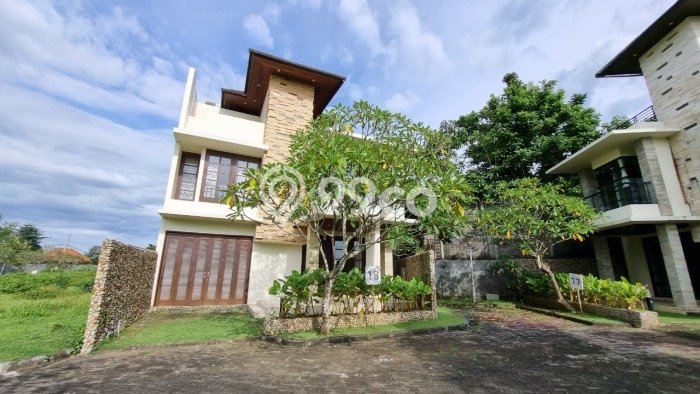 Rumah Mewah LB 407m2 Siap Huni Desain Elegan di Jimbaran, Badung Rumah Mewah LB 407m2 Siap Huni Desain Elegan di Jimbaran, Badung