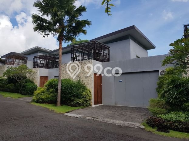 DIJUAL! Vila Kawasan , Luas 181m2m², Posisi Strategis DIJUAL! Vila Kawasan , Luas 181m2m², Posisi Strategis