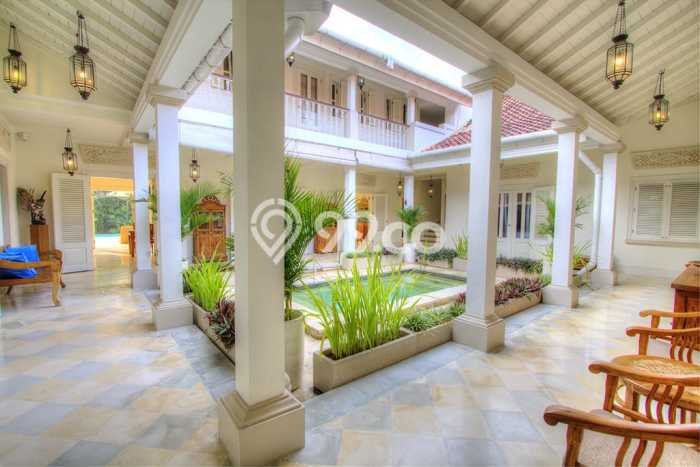 Vila di , Dimensi 2217m2m², Ideal untuk hunian keluarga Vila di , Dimensi 2217m2m², Ideal untuk hunian keluarga