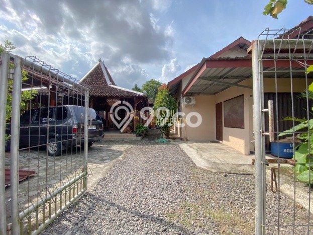 FOR SALE! Vila di Depok, Luas 479m², Posisi Premium FOR SALE! Vila di Depok, Luas 479m², Posisi Premium