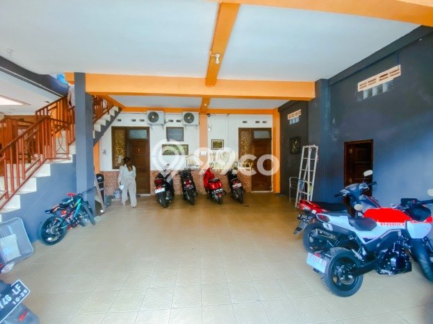 Unit Kost Dijual di Depok dengan 13 Kamar Tidur & Luas Bangunan 470m2 Unit Kost Dijual di Depok dengan 13 Kamar Tidur & Luas Bangunan 470m2