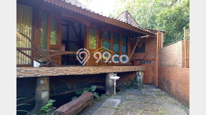 Vila Kawasan Moyudan, Luas 379m2m², Cocok untuk hunian Anda Vila Kawasan Moyudan, Luas 379m2m², Cocok untuk hunian Anda