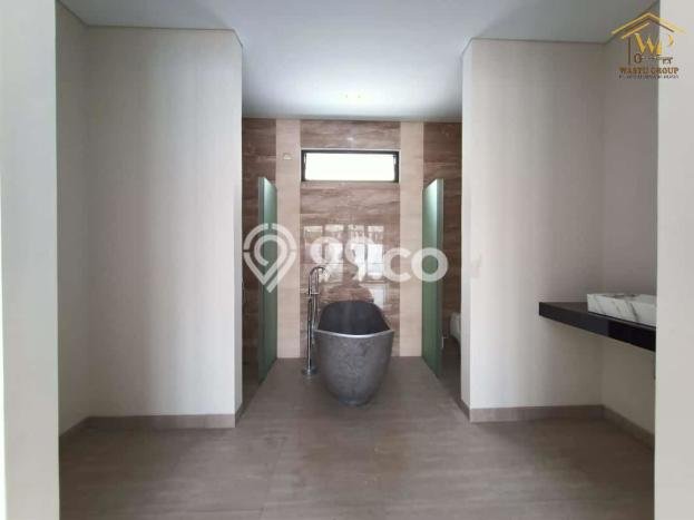 Rumah Terawat area Kasihan, Bantul, LT 305m², LB 270m² Rumah Terawat area Kasihan, Bantul, LT 305m², LB 270m²