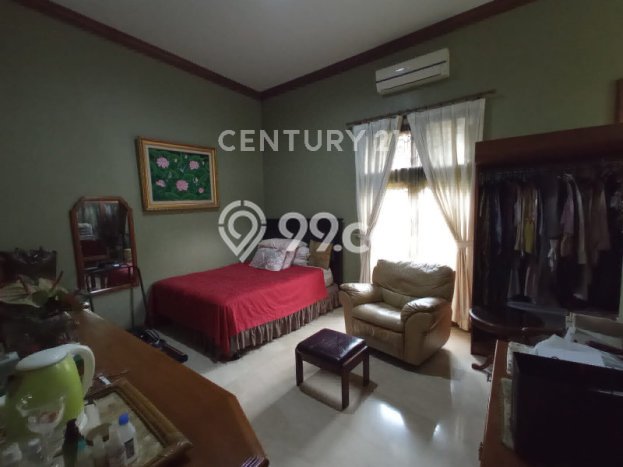 Disewakan! Rumah 5 Kamar Tidur &
4 Kamar Mandi di Cipedes, Bandung Disewakan! Rumah 5 Kamar Tidur &
4 Kamar Mandi di Cipedes, Bandung