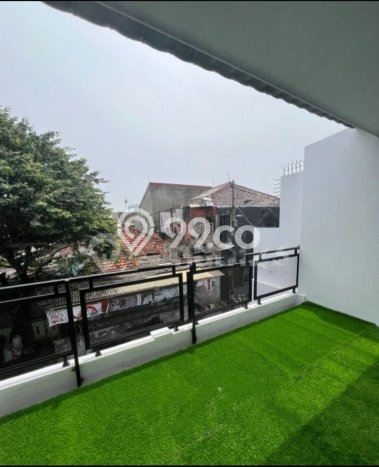 Rumah Luxury Modern Tanpa Renovasi di Ragunan Jakarta Selatan Rumah Luxury Modern Tanpa Renovasi di Ragunan Jakarta Selatan