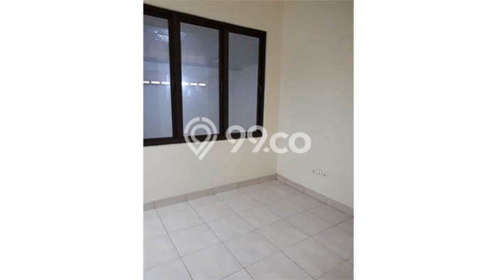 Rumah di , 2 KM, Lingkungan Tenang Rumah di , 2 KM, Lingkungan Tenang