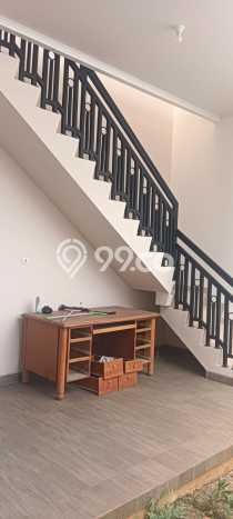 Lokasi strategis! Rumah siap huni disewakan di Semarang Barat LB 200m2 Lokasi strategis! Rumah siap huni disewakan di Semarang Barat LB 200m2