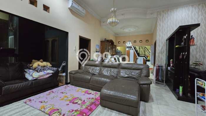 Rumah Strategis Minimalis Lb 180m2 di Banyumanik, Semarang Rumah Strategis Minimalis Lb 180m2 di Banyumanik, Semarang