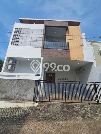 Rumah Kost untuk Dijual di Tembalang dengan 12 KT, 12 KM, Luas 224m2 Rumah Kost untuk Dijual di Tembalang dengan 12 KT, 12 KM, Luas 224m2
