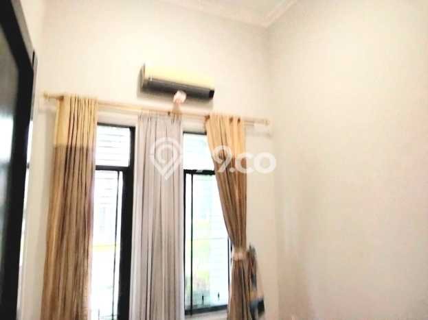UNIT SPESIAL! Rumah di Tembalang, 2 KM, Dekat Pusat Kota, LT 240m2m² Bangunan 180m2m² UNIT SPESIAL! Rumah di Tembalang, 2 KM, Dekat Pusat Kota, LT 240m2m² Bangunan 180m2m²
