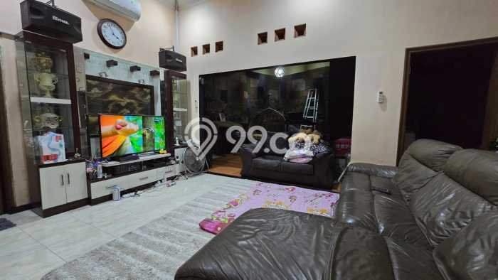 Rumah Strategis Minimalis Lb 180m2 di Banyumanik, Semarang Rumah Strategis Minimalis Lb 180m2 di Banyumanik, Semarang