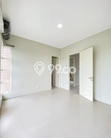 Disewakan! Rumah 3 Kamar Tidur &
3 Kamar Mandi di Pakuwon City, Surabaya Disewakan! Rumah 3 Kamar Tidur &
3 Kamar Mandi di Pakuwon City, Surabaya