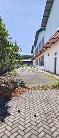 Gudang Dijual di Surabaya LT 5500m2 & LB 3500m2 Lokasi Terbaik! Gudang Dijual di Surabaya LT 5500m2 & LB 3500m2 Lokasi Terbaik!