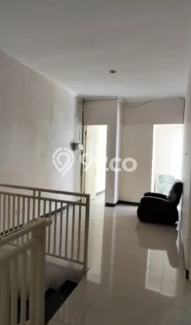Rumah sewa siap pakai 4 Kamar Tidur di Mulyosari, Surabaya Rumah sewa siap pakai 4 Kamar Tidur di Mulyosari, Surabaya