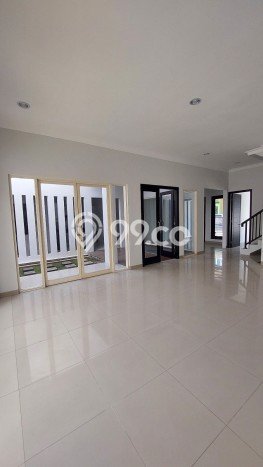 Rumah Elit LB 300m2 Siap Pakai Desain Elegan di Pakuwon City, Surabaya Rumah Elit LB 300m2 Siap Pakai Desain Elegan di Pakuwon City, Surabaya