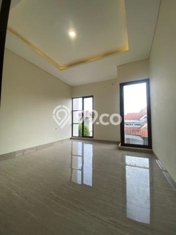 Jual Rumah Luas Elegan Dengan View Eksklusif di Citraland, Surabaya Jual Rumah Luas Elegan Dengan View Eksklusif di Citraland, Surabaya