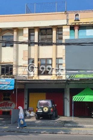 Ruko Disewa di Surabaya dengan LB 300m2 Area Komersial Ramai Ruko Disewa di Surabaya dengan LB 300m2 Area Komersial Ramai