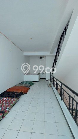 Unit Ruko disewakan di Kenjeran Surabaya dengan LT 67m2 / LB 200m2 Unit Ruko disewakan di Kenjeran Surabaya dengan LT 67m2 / LB 200m2