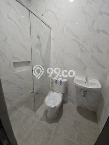Dijual Hunian Rumah Terawat 4 KT di Manyar, Surabaya Dijual Hunian Rumah Terawat 4 KT di Manyar, Surabaya