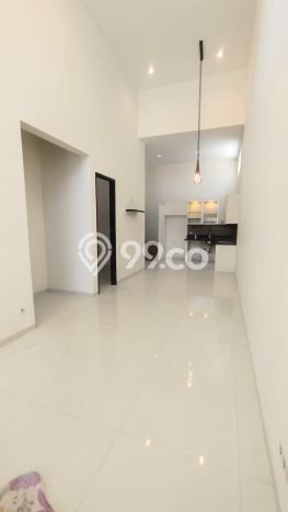 Jarang Ada! Rumah Sewa 2 Kamar Bagus Siap Huni Pakuwon City Jarang Ada! Rumah Sewa 2 Kamar Bagus Siap Huni Pakuwon City