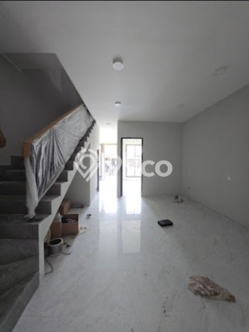 Dijual Hunian Rumah Terawat 4 KT di Manyar, Surabaya Dijual Hunian Rumah Terawat 4 KT di Manyar, Surabaya