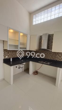Jarang Ada! Rumah Sewa 2 Kamar Bagus Siap Huni Pakuwon City Jarang Ada! Rumah Sewa 2 Kamar Bagus Siap Huni Pakuwon City