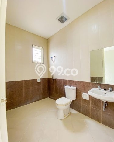 Disewakan! Rumah 3 Kamar Tidur &
3 Kamar Mandi di Pakuwon City, Surabaya Disewakan! Rumah 3 Kamar Tidur &
3 Kamar Mandi di Pakuwon City, Surabaya