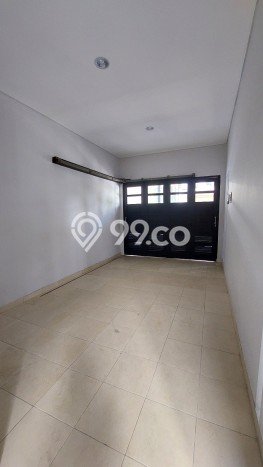Rumah Elit LB 300m2 Siap Pakai Desain Elegan di Pakuwon City, Surabaya Rumah Elit LB 300m2 Siap Pakai Desain Elegan di Pakuwon City, Surabaya