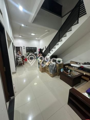 Rumah Mewah LB 450m2 Siap Huni Desain Elegan di Taman Holis Indah, Bandung Rumah Mewah LB 450m2 Siap Huni Desain Elegan di Taman Holis Indah, Bandung