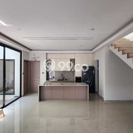 Rumah Elit LB 200m2 Siap Huni Desain Elegan di Kopo, Bandung Rumah Elit LB 200m2 Siap Huni Desain Elegan di Kopo, Bandung