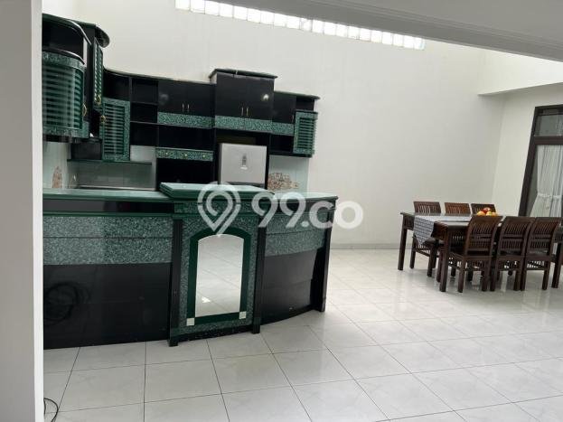 Rumah Elit LB 285m2 Siap Pakai Desain Elegan di Soekarno Hatta, Bandung Rumah Elit LB 285m2 Siap Pakai Desain Elegan di Soekarno Hatta, Bandung
