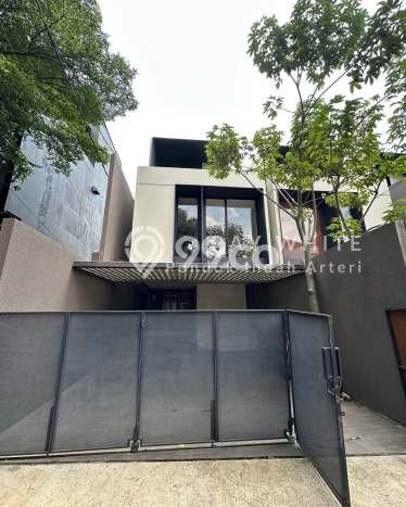 For Sale! Luxury House LT 107m2 Desain Modern di Kemang For Sale! Luxury House LT 107m2 Desain Modern di Kemang