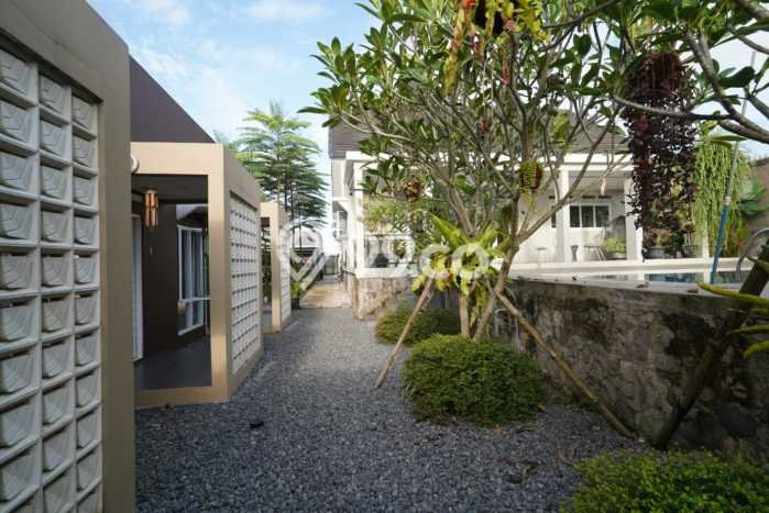 Ready to Use! Luxury House LT 1071m2 Desain Elegan di Kota Sukabumi Ready to Use! Luxury House LT 1071m2 Desain Elegan di Kota Sukabumi