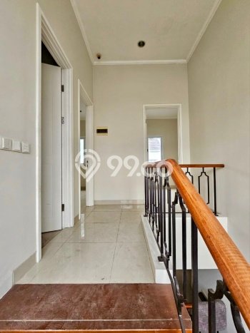 Rumah Elit LB 130m2 Siap Huni Desain Elegan di BSD Green Wich, Tangerang Rumah Elit LB 130m2 Siap Huni Desain Elegan di BSD Green Wich, Tangerang