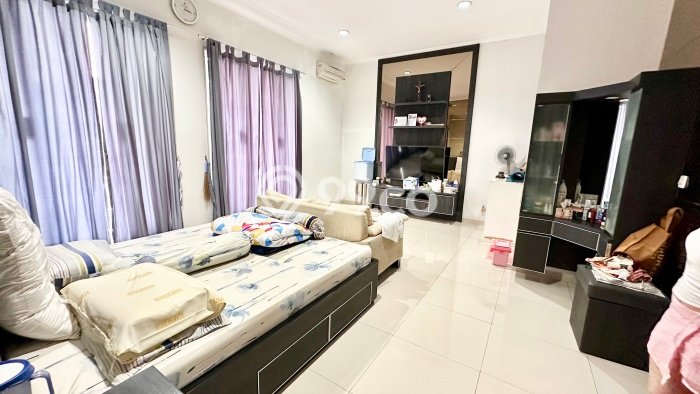 Rumah Elit Modern Tanpa Renovasi di BSD Foresta Tangerang Rumah Elit Modern Tanpa Renovasi di BSD Foresta Tangerang