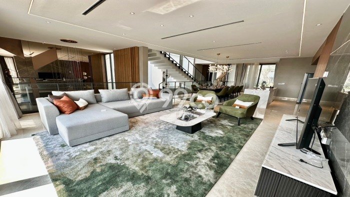Rumah Luxury Modern Tanpa Renovasi di BSD Tangerang Rumah Luxury Modern Tanpa Renovasi di BSD Tangerang