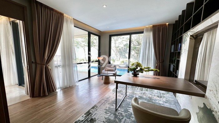 Rumah Luxury Modern Tanpa Renovasi di BSD Tangerang Rumah Luxury Modern Tanpa Renovasi di BSD Tangerang