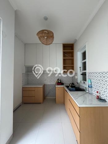 Rumah Luxury Modern Tanpa Renovasi di BSD City Tangerang Rumah Luxury Modern Tanpa Renovasi di BSD City Tangerang