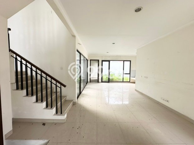 Jual Rumah Luas Elegan Dengan View Eksklusif di BSD City, Tangerang Jual Rumah Luas Elegan Dengan View Eksklusif di BSD City, Tangerang