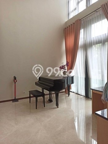 Rumah Mewah LB 242m2 Siap Huni Desain Elegan di BSD City, Tangerang Rumah Mewah LB 242m2 Siap Huni Desain Elegan di BSD City, Tangerang