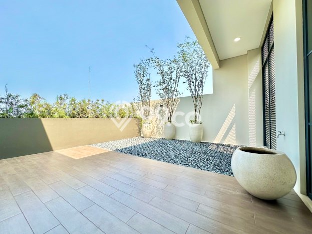 Rumah Elit Modern Tanpa Renovasi di BSD City Tangerang Rumah Elit Modern Tanpa Renovasi di BSD City Tangerang