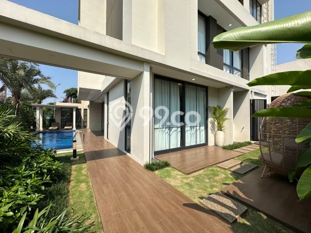 Rumah Elit LB 350m2 Siap Huni Desain Elegan di BSD, Tangerang Rumah Elit LB 350m2 Siap Huni Desain Elegan di BSD, Tangerang