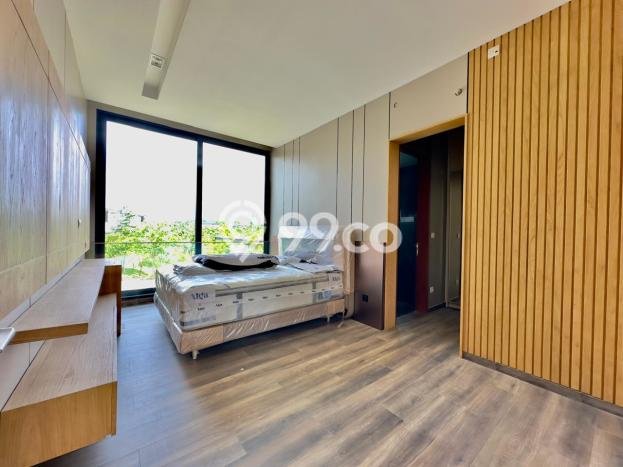 For Sale! Luxury House LT 665m2 Desain Elegan di BSD City For Sale! Luxury House LT 665m2 Desain Elegan di BSD City